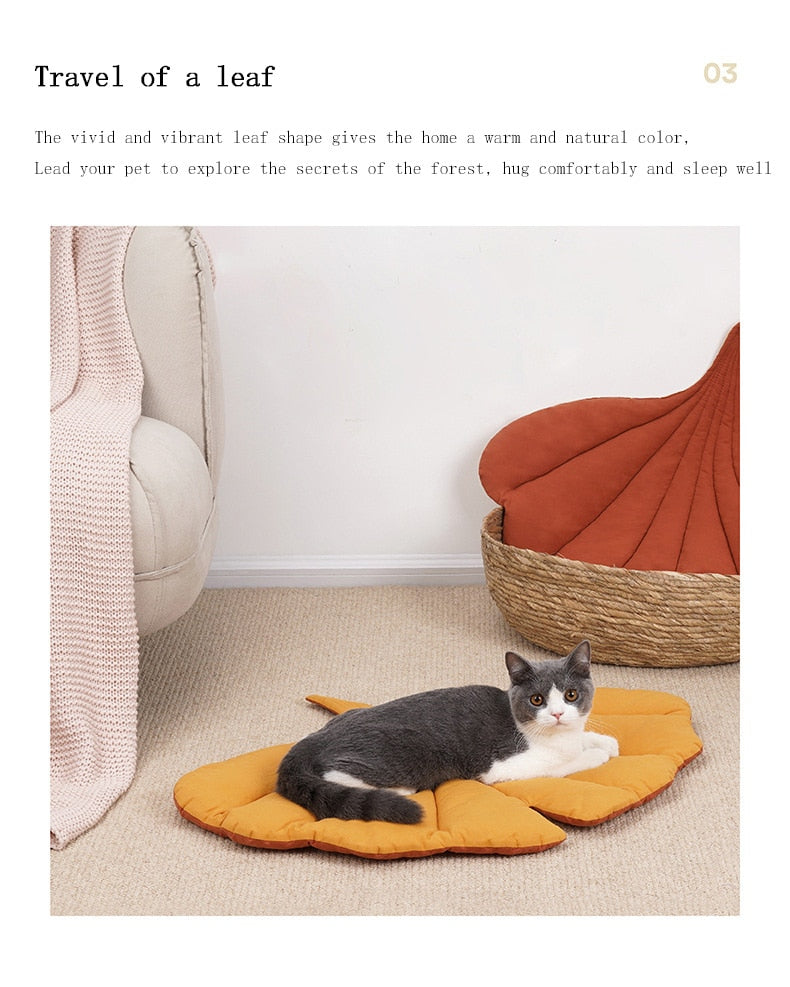 Leaf-Shaped Calming Bed For Pets