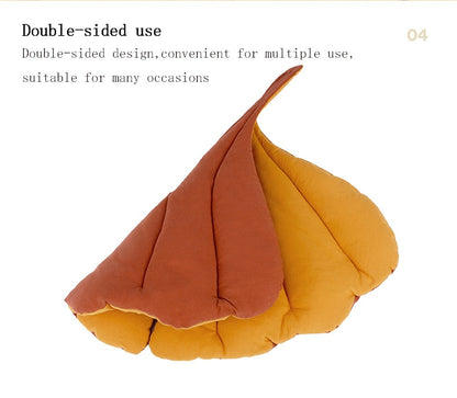 Leaf-Shaped Calming Bed For Pets