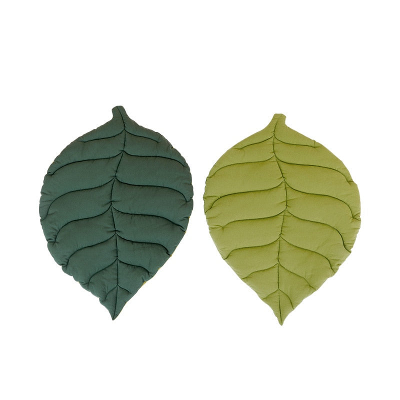 Leaf-Shaped Calming Bed For Pets